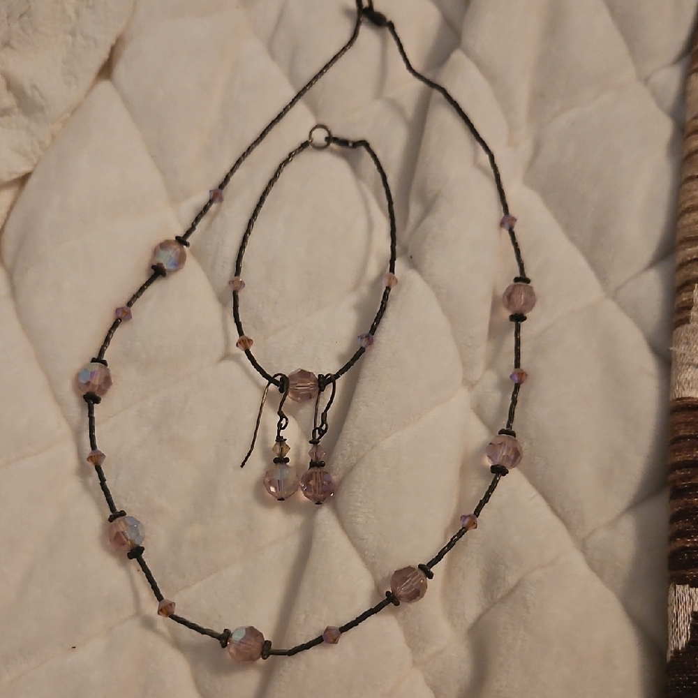Elegant Pink Beaded Necklace and Bracelet Set